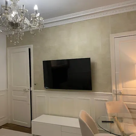 48 M2 Bercy Cosy Parijs